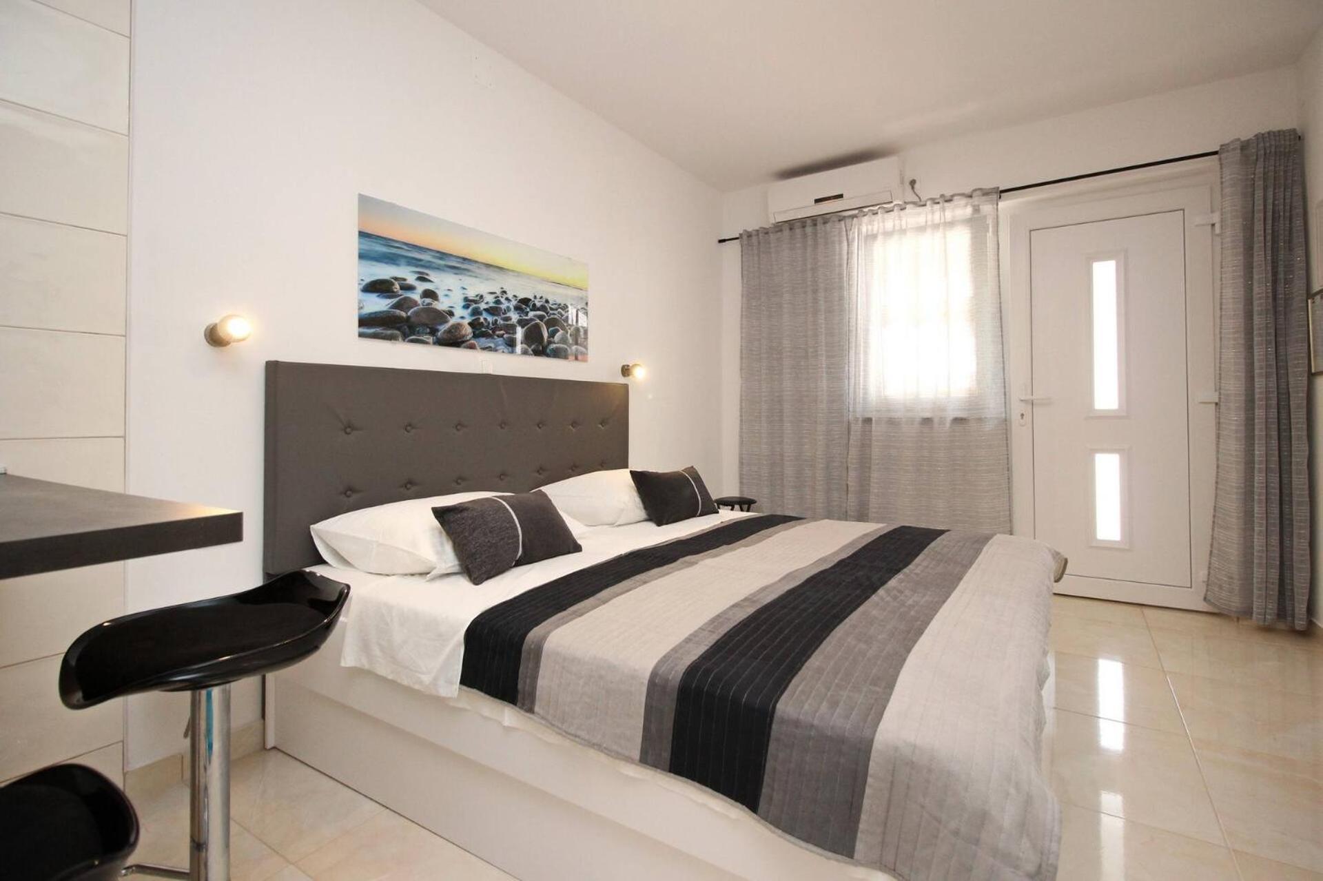 Apartments Karamarko Baska  Bagian luar foto