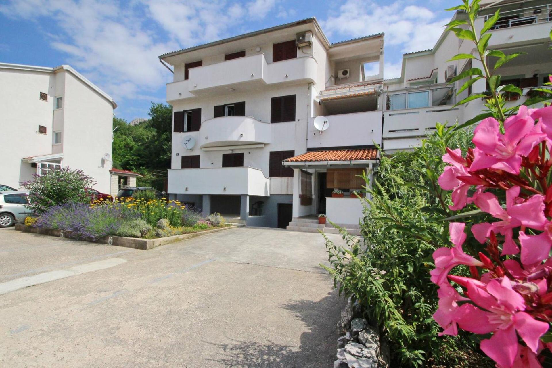 Apartments Karamarko Baska  Bagian luar foto